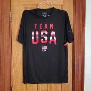 Team USA Polyester T Shirt size L NWT